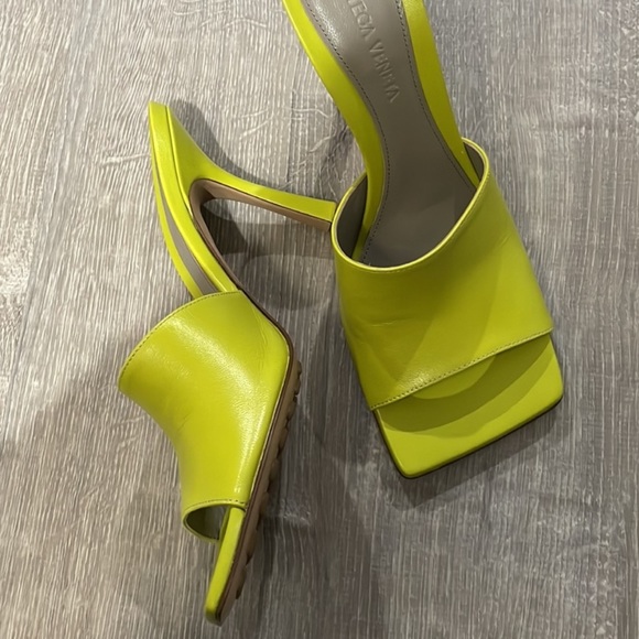 Bottega Veneta Heels - Picture 2 of 4